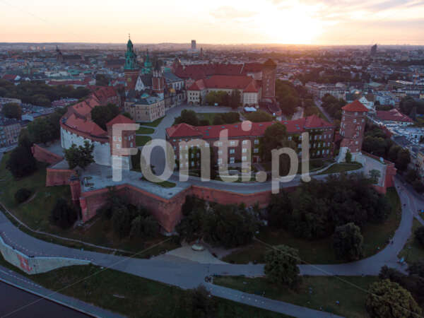Cracow Wawel sunrise.jpg - Fonti.pl