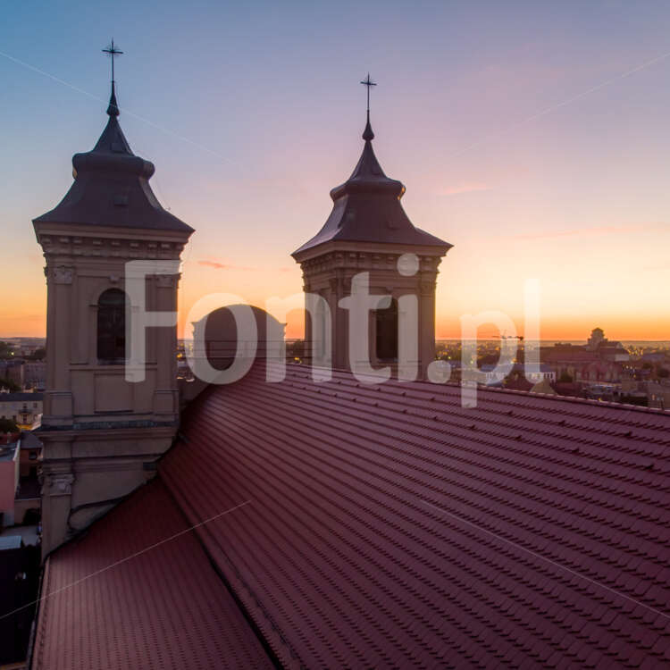 Fara Leszno Bazylika mniejsza dach z drona.jpg - Fonti.pl