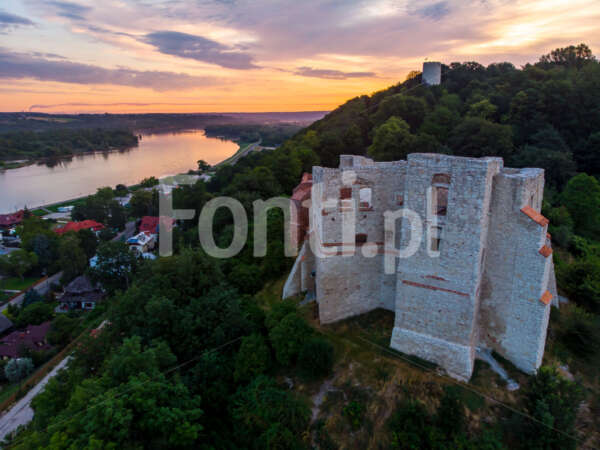 Kazimierz Dolny zamek Wisła.jpg - Fonti.pl
