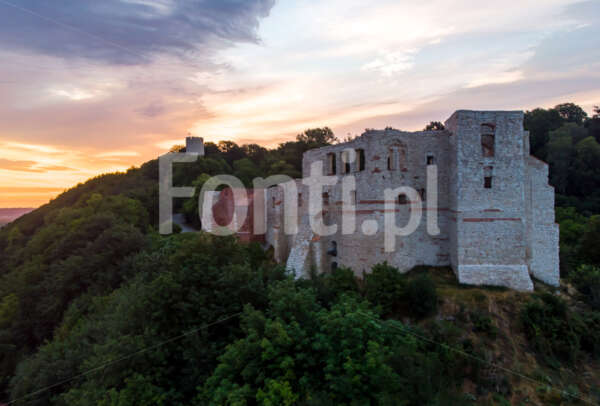 Kazimierz Dolny zamek.jpg - Fonti.pl