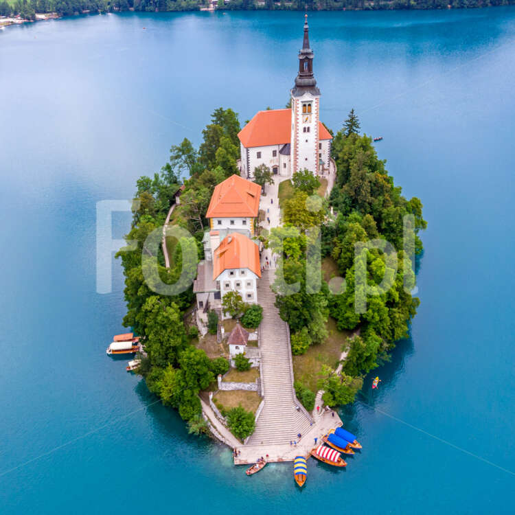 Lake Bled Slovenia Island.jpg - Fonti.pl