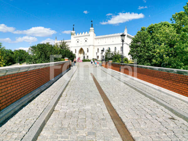 Lublin Stare Miasto wejście na Zamek.jpg - Fonti.pl