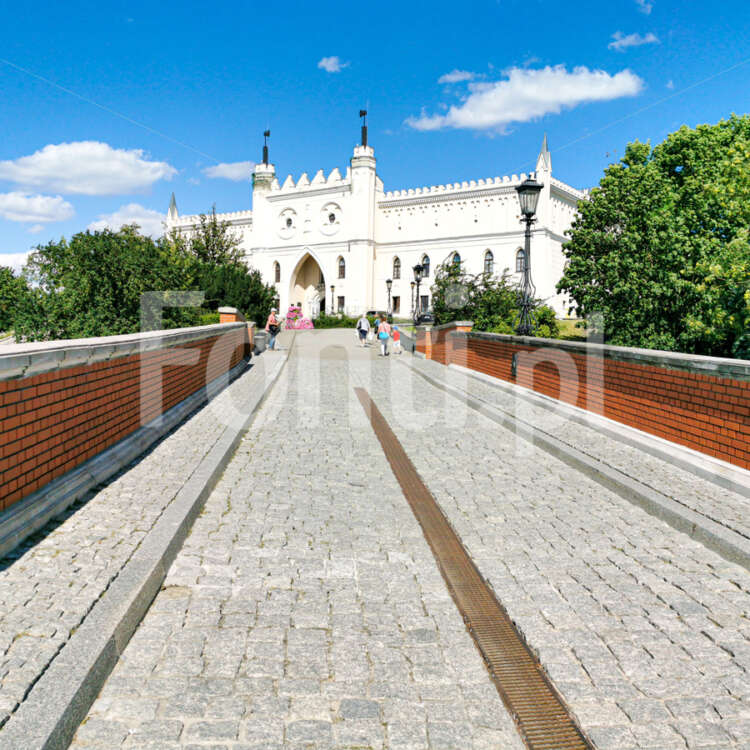 Lublin Stare Miasto wejście na Zamek.jpg - Fonti.pl