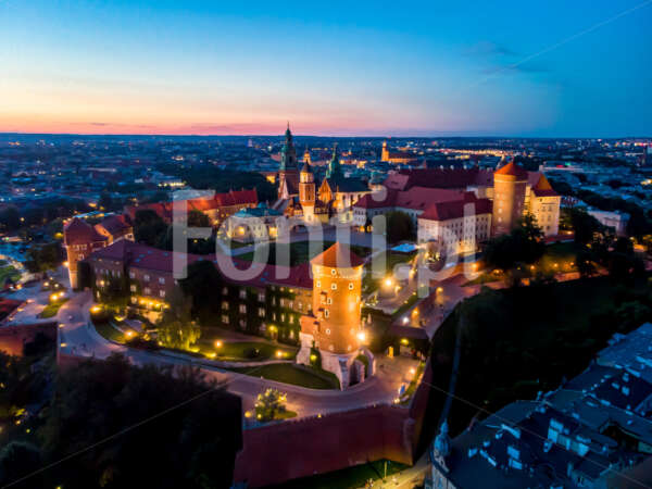 Magiczny Kraków Wawel wieczorem.jpg - Fonti.pl