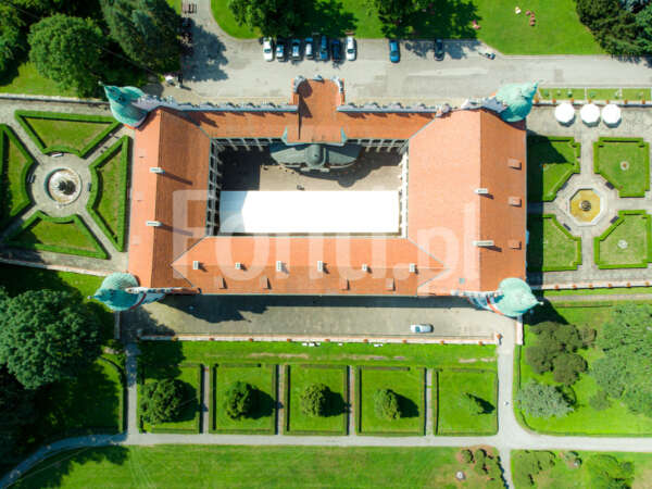Pałac Baranów Sandomierski park dron z góry.jpg - Fonti.pl
