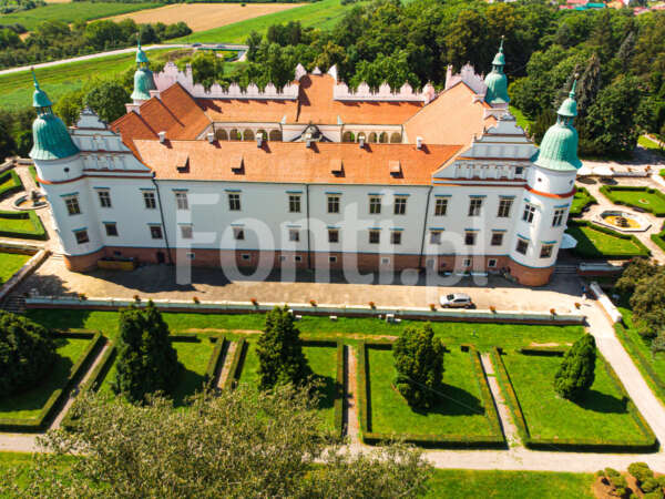 Pałac Baranów Sandomierski park dron.jpg - Fonti.pl