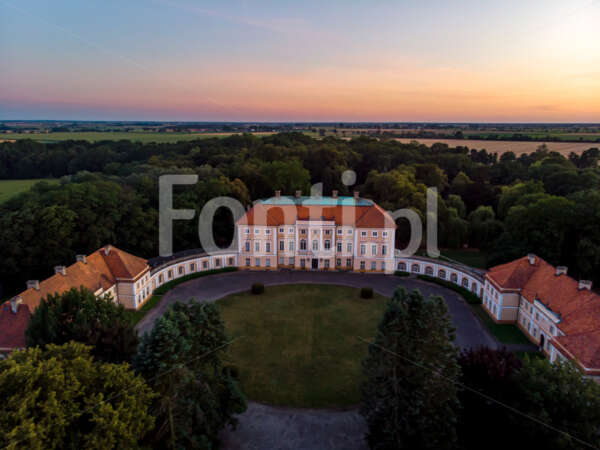 Pałac Pawłowice z drona.jpg - Fonti.pl