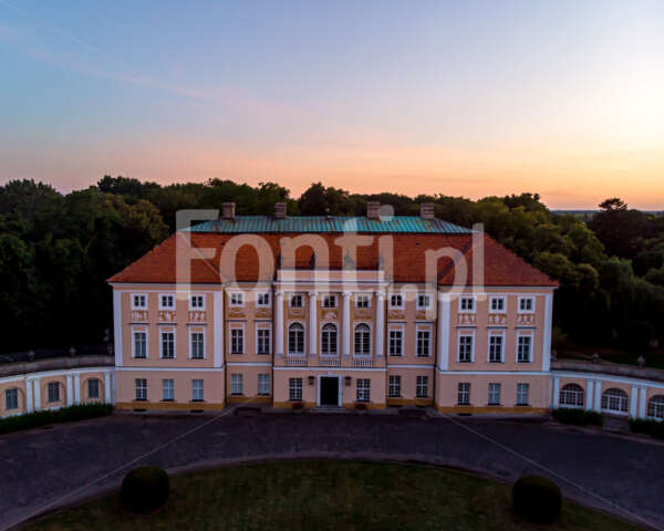 Pawlowice pałac fron z lotu ptaka.jpg - Fonti.pl