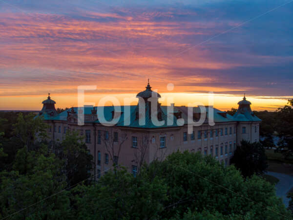 Rydzyna Zamek piękny wschód słońca.jpg - Fonti.pl