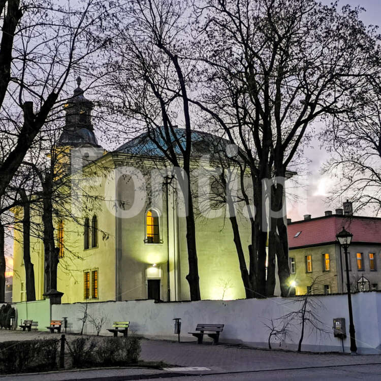 Rydzyna kościół wieczór.jpg - Fonti.pl