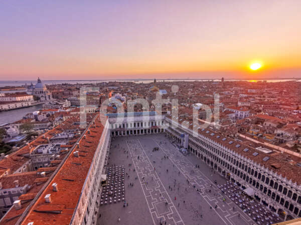 Venice Italy sunset Saint Mark Square.jpg - Fonti.pl