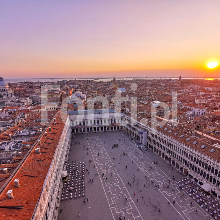 Venice Italy sunset Saint Mark Square.jpg - Fonti.pl
