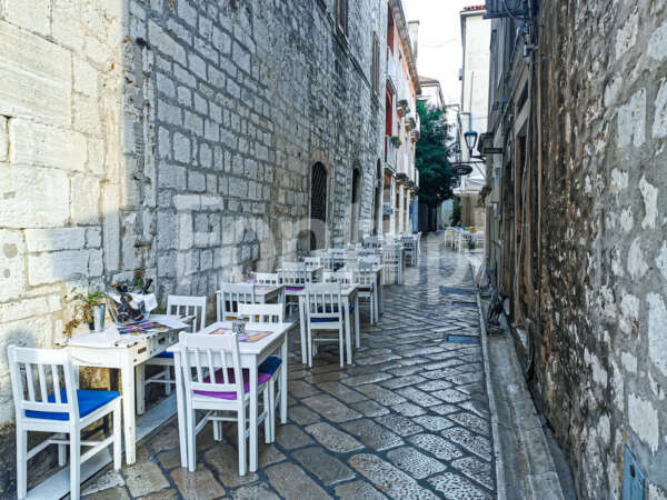 Zadar Chorwacja stare miasto knajpka.jpg - Fonti.pl