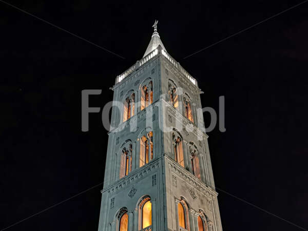 Zadar Croatia belfry night.jpg - Fonti.pl