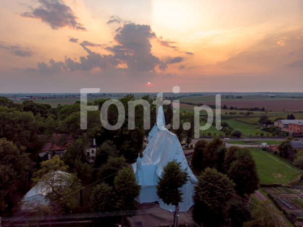 Fumigacja kościoła w Domachowie zachód słońca.jpg - Fonti.pl