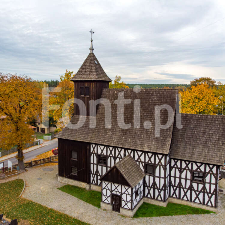 Kościół w Dąnczu.jpg - Fonti.pl