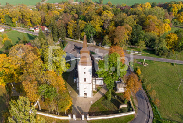 Kościół w Oporowie Gmina Krzemieniewo i park.jpg - Fonti.pl