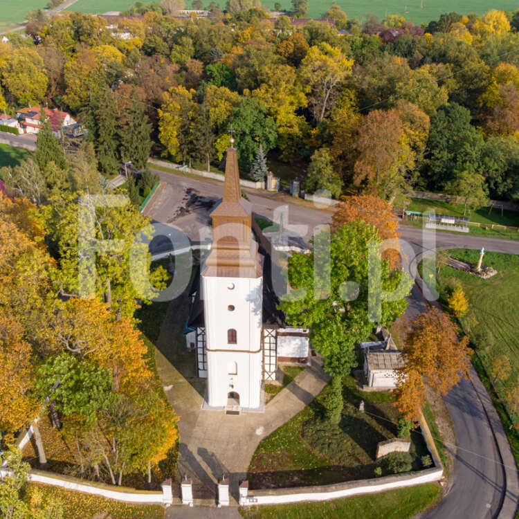 Kościół w Oporowie Gmina Krzemieniewo i park.jpg - Fonti.pl