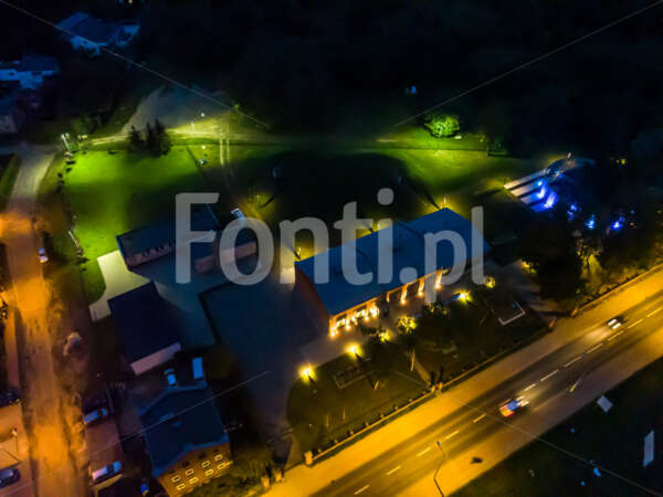 MPWiK w Lesznie nocą.jpg - Fonti.pl