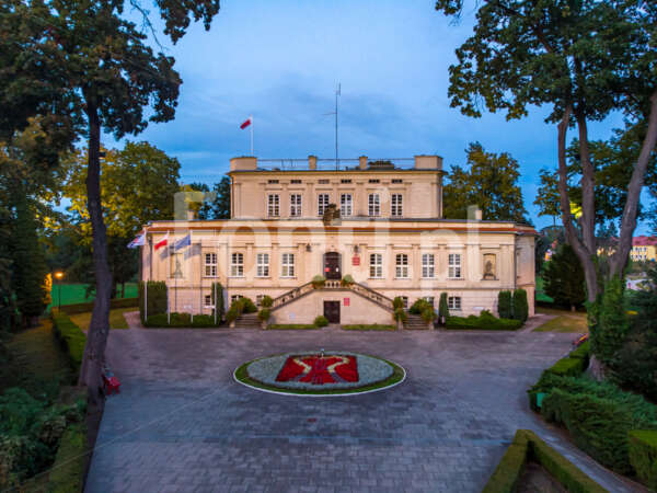 Pałac we Włoszakowicach front.jpg - Fonti.pl