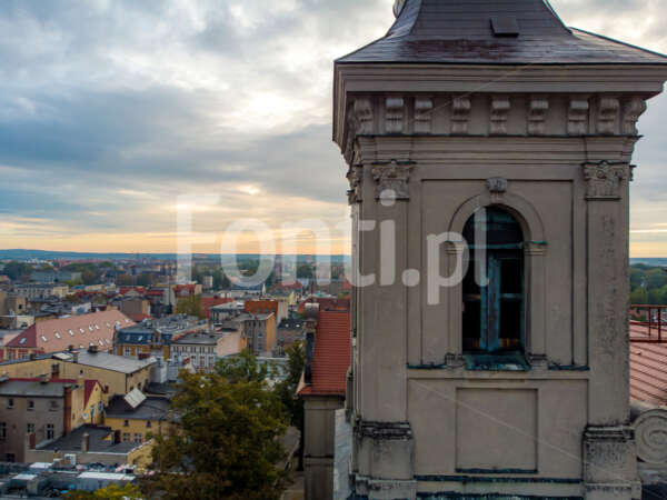Północna wieża leszczyńskiej fary.jpg - Fonti.pl