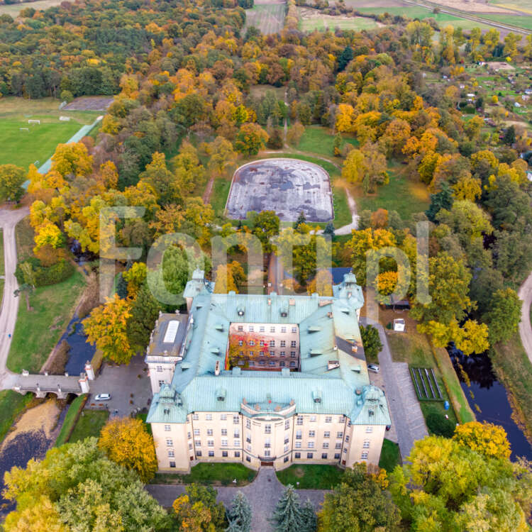 Rydzyna widok na park pałacowy.jpg - Fonti.pl