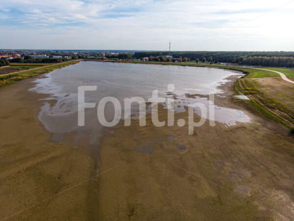 Wysychający zbiornik w Rydzynie.jpg - Fonti.pl